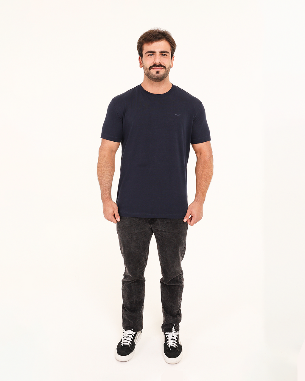 Camiseta World Bless Logo – Azul Marinho