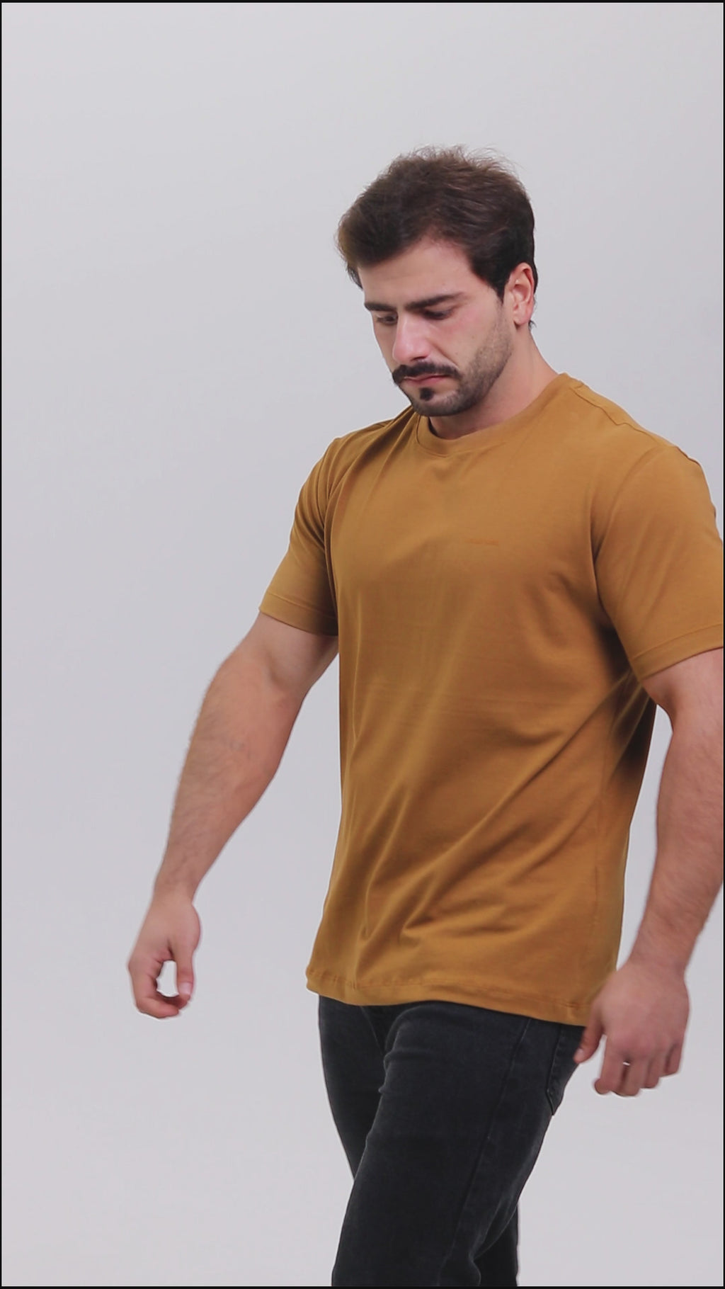 Camiseta World Bless Logo – Gold