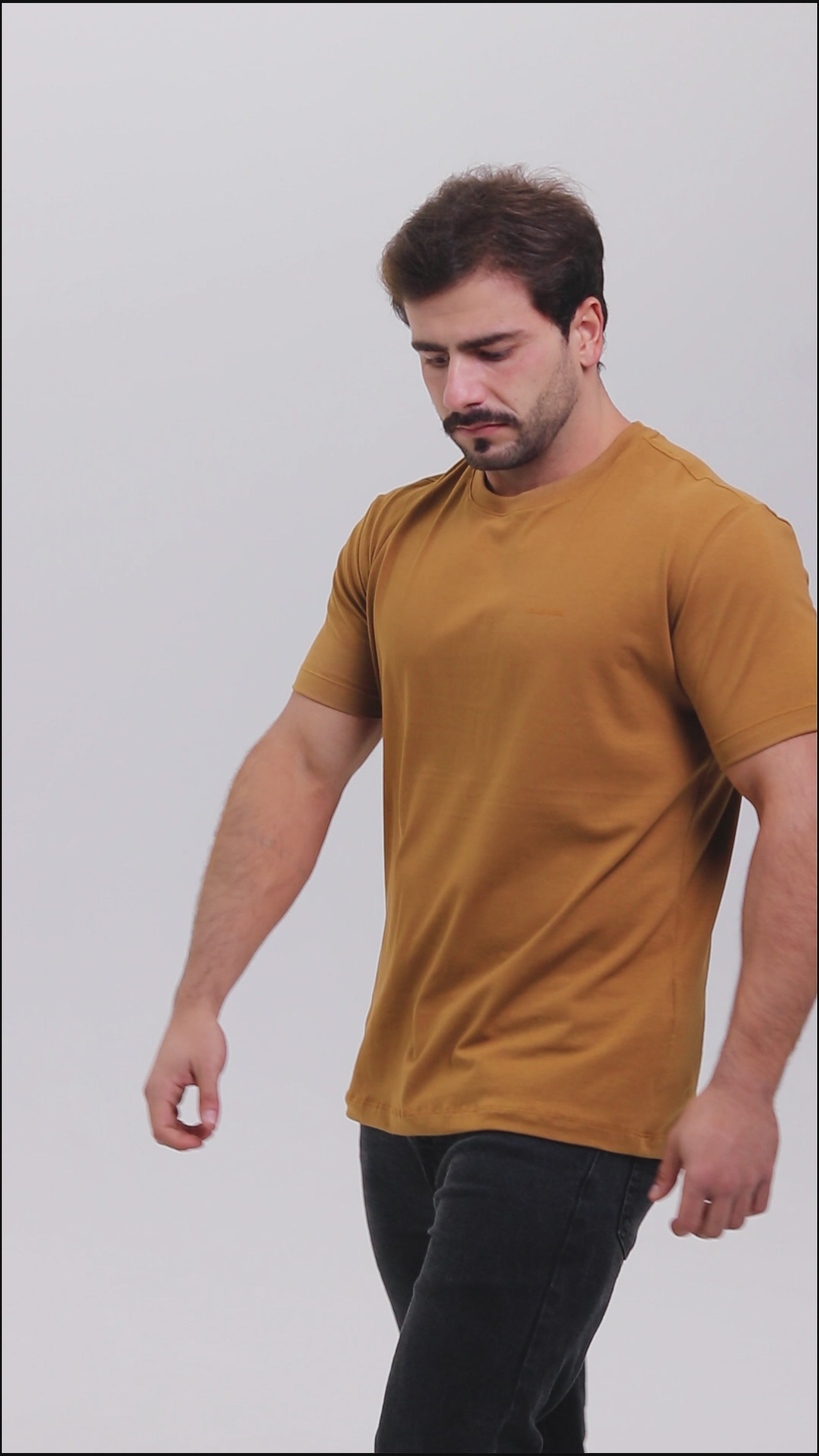 Camiseta World Bless Logo – Gold